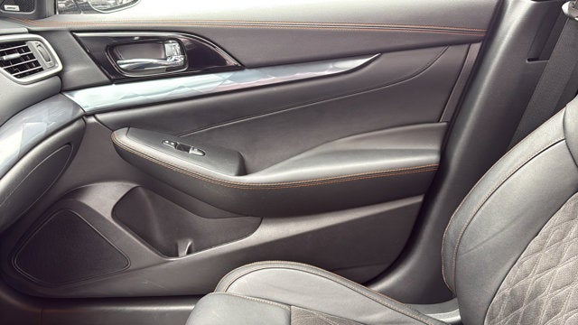 2023 Nissan Maxima SR