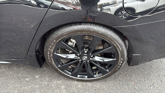 2023 Nissan Maxima SR