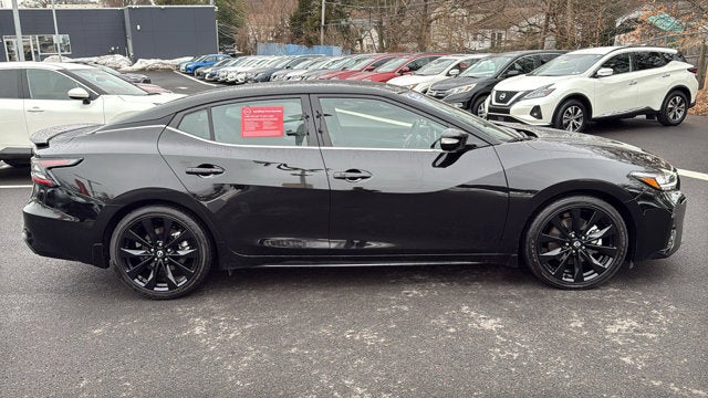 2023 Nissan Maxima SR