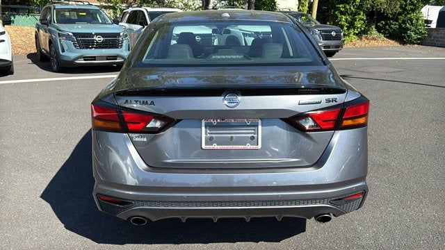 2022 Nissan Altima SR