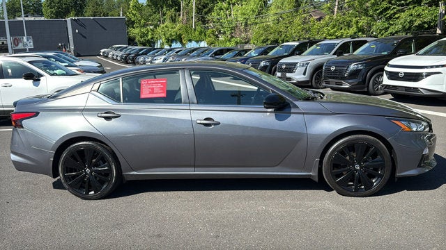 2022 Nissan Altima SR