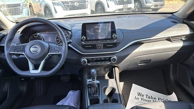 2022 Nissan Altima SR