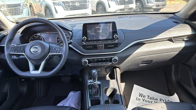2022 Nissan Altima SR
