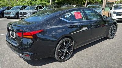 2023 Nissan Altima SR