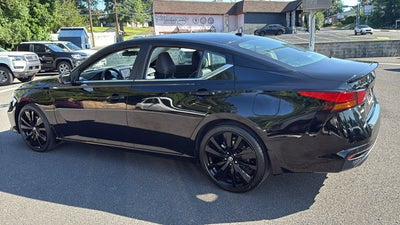 2022 Nissan Altima SR