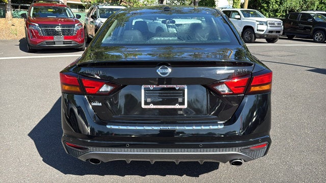 2022 Nissan Altima SR