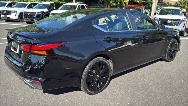 2022 Nissan Altima SR