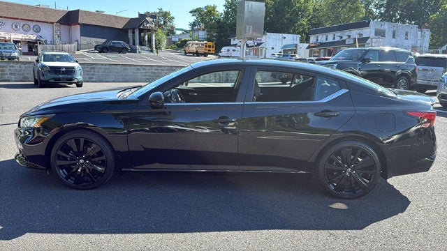 2022 Nissan Altima SR