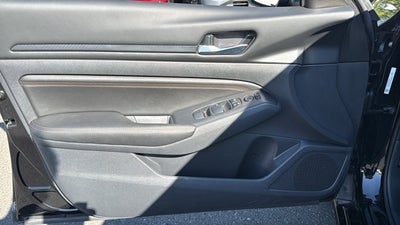 2022 Nissan Altima SR