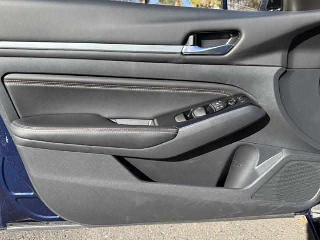 2023 Nissan Altima SR