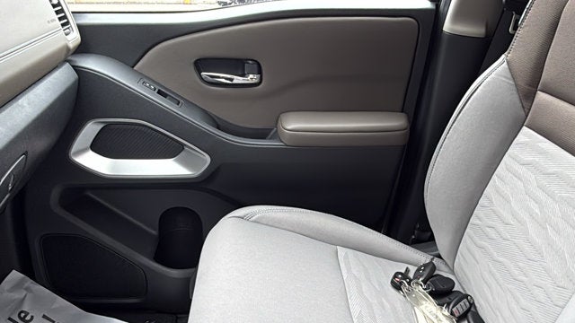 2023 Nissan Frontier Crew Cab SV