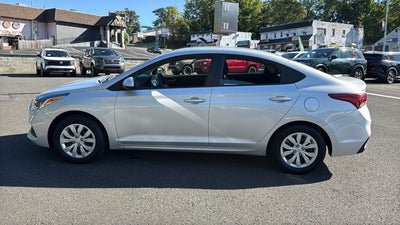 2022 Hyundai Accent SE