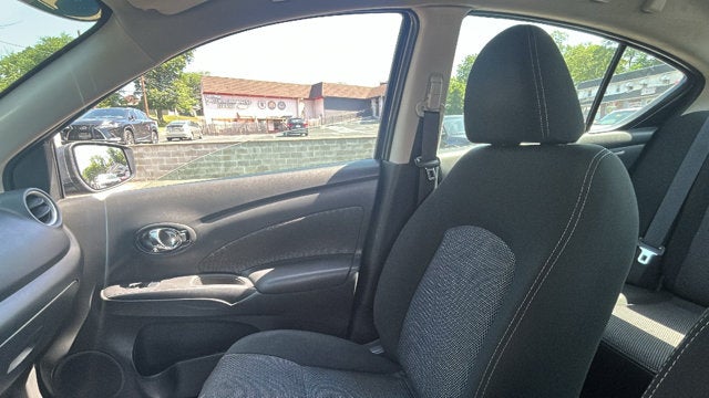 2017 Nissan Versa Sedan SV