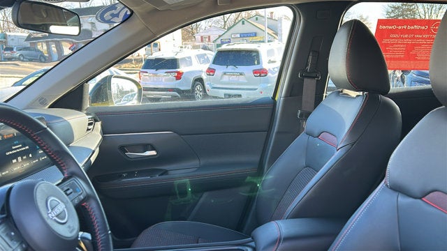 2025 Nissan Kicks SR