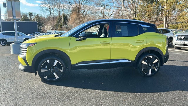 2025 Nissan Kicks SR