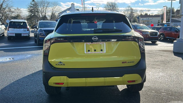 2025 Nissan Kicks SR