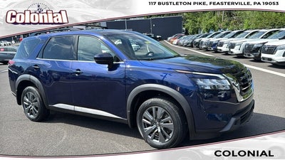 2022 Nissan Pathfinder SV