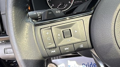 2022 Nissan Pathfinder SV