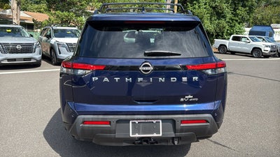 2022 Nissan Pathfinder SV