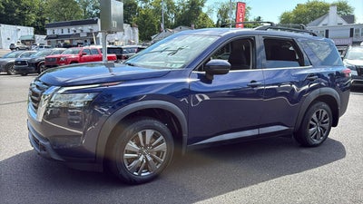 2022 Nissan Pathfinder SV