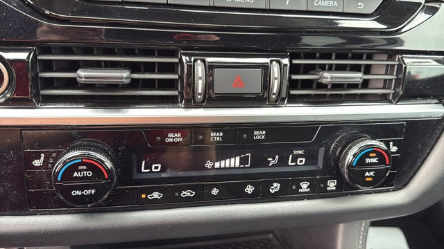 2023 Nissan Pathfinder SV