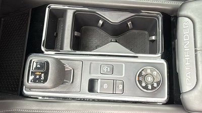 2023 Nissan Pathfinder SV