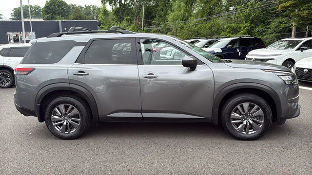 2023 Nissan Pathfinder SV