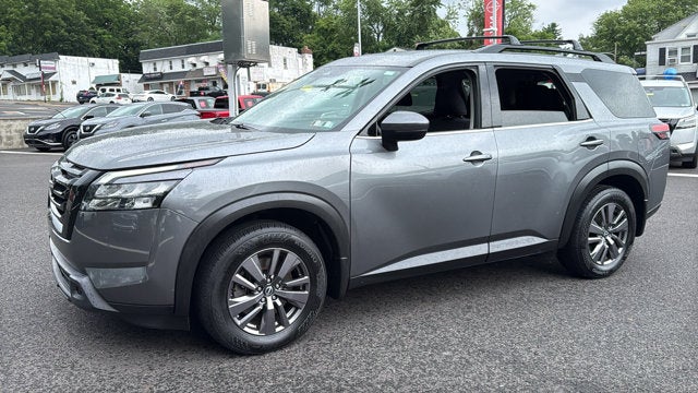 2023 Nissan Pathfinder SV