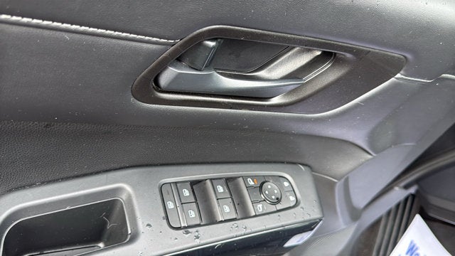 2023 Nissan Pathfinder SV