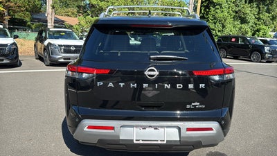 2024 Nissan Pathfinder SL
