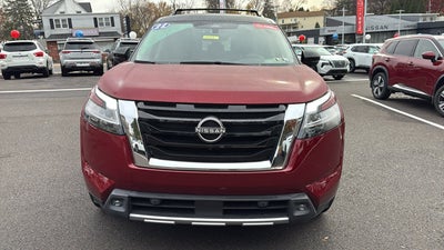 2022 Nissan Pathfinder SL
