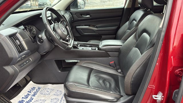 2022 Nissan Pathfinder SL