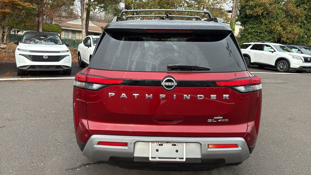 2022 Nissan Pathfinder SL