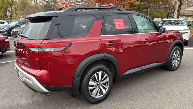 2022 Nissan Pathfinder SL