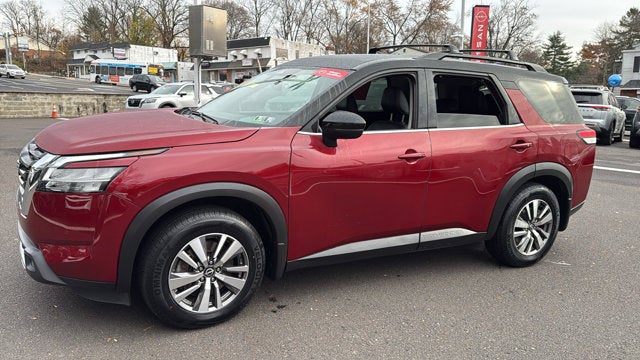 2022 Nissan Pathfinder SL