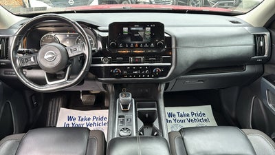2022 Nissan Pathfinder SL