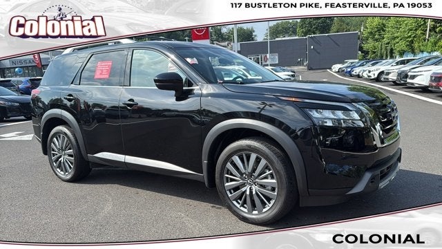 2025 Nissan Pathfinder SL