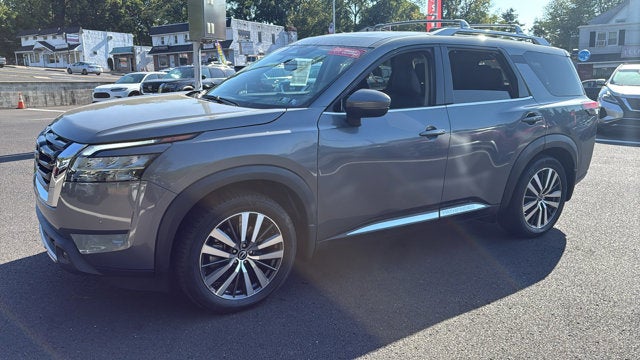 2022 Nissan Pathfinder Platinum
