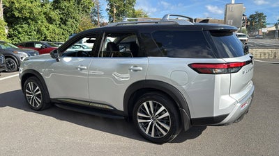 2022 Nissan Pathfinder Platinum