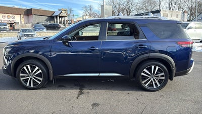 2023 Nissan Pathfinder Platinum