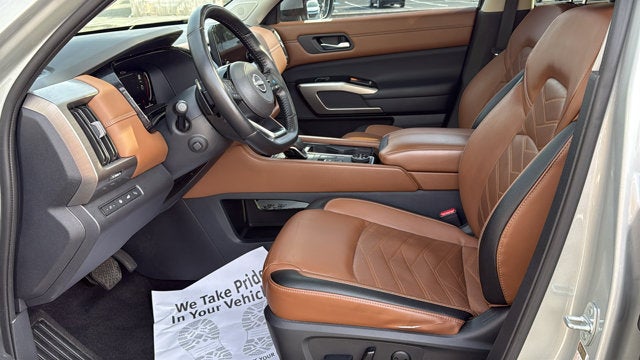 2023 Nissan Pathfinder Platinum