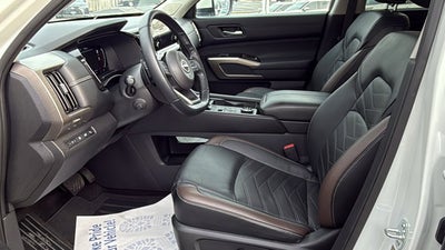 2024 Nissan Pathfinder Platinum