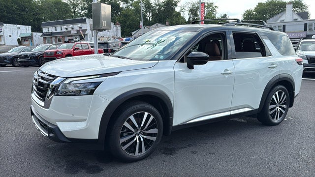 2024 Nissan Pathfinder Platinum