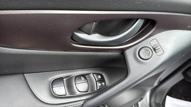 2022 Nissan Rogue Sport S