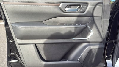 2025 Nissan Armada Platinum